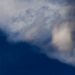 Blauwe lucht met wat wolken